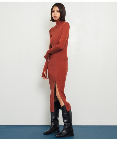 ANAP（アナップ）の「ディープスリットタートルネックリブニットロングワンピース（ワンピース・レディース・ブラック/グレー/テラコッタ・FREE）」の13枚目の写真