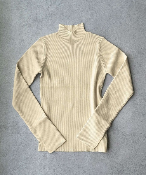 RUIRUE BOUTIQUE（ルイルエブティック）の「洗える ｜[ネックが選べるデザイン]袖口スリットリブニット ｜ ボートネック ハイネック タートルネック トップス 長袖 ベーシック シンプル（ニット/セーター・レディース・ブルー系2/ホワイト系その他/ブラック系2/ホワイト/ブルー/グレー系3/ホワイト系2/ブルー系3/ホワイト系その他2/ブラック系3/グレー系2/グレー/ホワイト系3/ホワイト系その他3/ブラック・L/M）」の5枚目の写真
