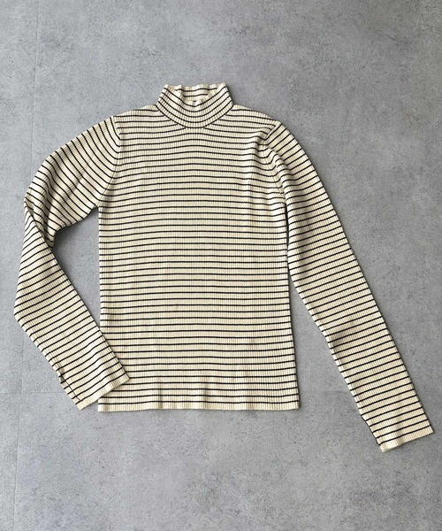 RUIRUE BOUTIQUE（ルイルエブティック）の「洗える ｜[ネックが選べるデザイン]袖口スリットリブニット ｜ ボートネック ハイネック タートルネック トップス 長袖 ベーシック シンプル（ニット/セーター・レディース・ブルー系2/ホワイト系その他/ブラック系2/ホワイト/ブルー/グレー系3/ホワイト系2/ブルー系3/ホワイト系その他2/ブラック系3/グレー系2/グレー/ホワイト系3/ホワイト系その他3/ブラック・L/M）」の4枚目の写真