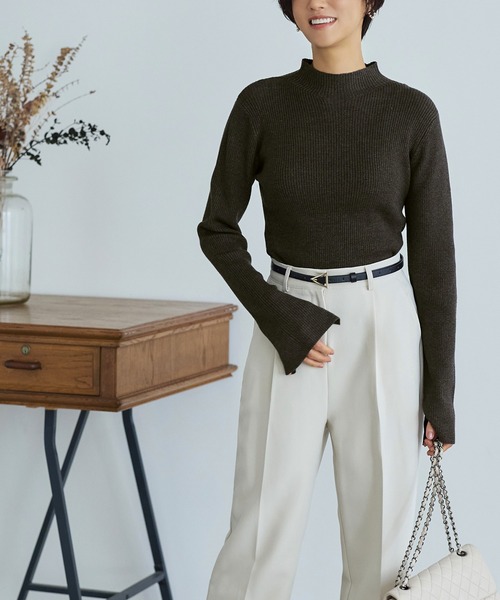 RUIRUE BOUTIQUE（ルイルエブティック）の「洗える ｜[ネックが選べるデザイン]袖口スリットリブニット ｜ ボートネック ハイネック タートルネック トップス 長袖 ベーシック シンプル（ニット/セーター・レディース・ブルー系2/ホワイト系その他/ブラック系2/ホワイト/ブルー/グレー系3/ホワイト系2/ブルー系3/ホワイト系その他2/ブラック系3/グレー系2/グレー/ホワイト系3/ホワイト系その他3/ブラック・L/M）」の16枚目の写真