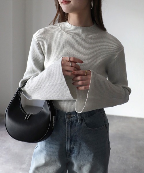 Riberry（リベリー）の「ラメフレアスリーブリブハイネックニット（ニット/セーター・レディース・ライトグレー/オフホワイト/ピンクベージュ/ライトベージュ・FREE）」の2枚目の写真