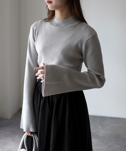Riberry（リベリー）の「ラメフレアスリーブリブハイネックニット