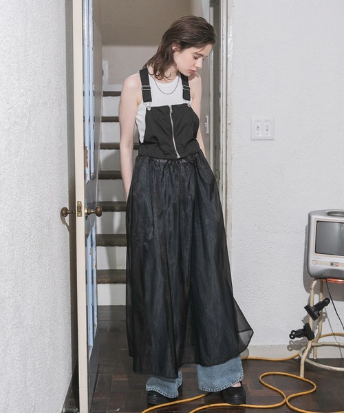 forksy.（フォルクシー）の「【forksy.】異素材切り替えワンピース（サロペット/オーバーオール・レディース・アイボリー/カーキ/チャコールグレー/ブラック・FREE）」の10枚目の写真