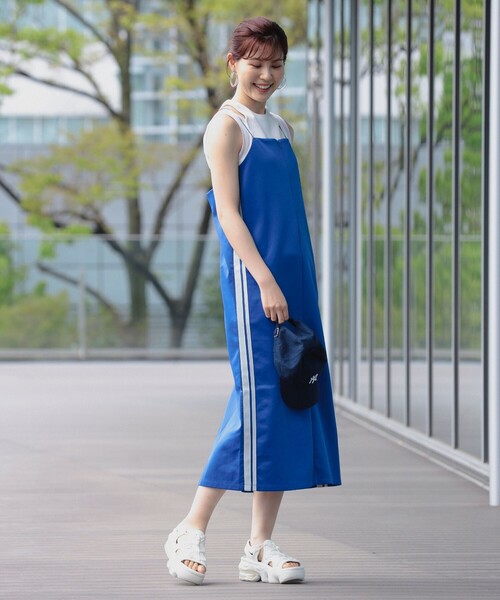 Ray BEAMS（レイビームス）の「Ray BEAMS / ライン ジャージ キャミ ワンピース（ワンピース・レディース・ブラック/ロイヤルブルー・1/0）」の9枚目の写真