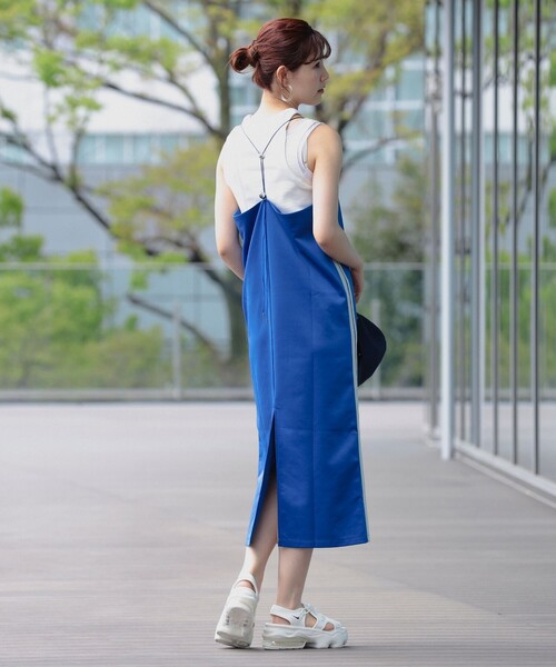 Ray BEAMS（レイビームス）の「Ray BEAMS / ライン ジャージ キャミ ワンピース（ワンピース・レディース・ブラック/ロイヤルブルー・1/0）」の10枚目の写真
