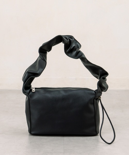 DISCOAT（ディスコート）の「【軽量】ギャザーハンドルスクエアショルダーバッグ（ショルダーバッグ・レディース・グレー/アイボリー/ブラック・FREE）」の22枚目の写真