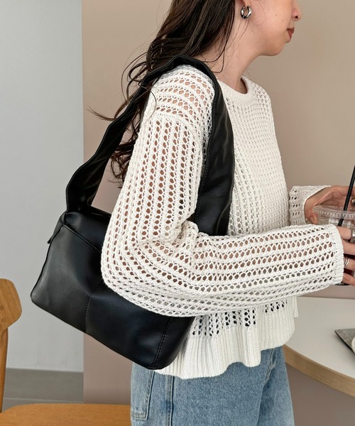 DISCOAT（ディスコート）の「【軽量】ギャザーハンドルスクエアショルダーバッグ（ショルダーバッグ・レディース・グレー/アイボリー/ブラック・FREE）」の14枚目の写真