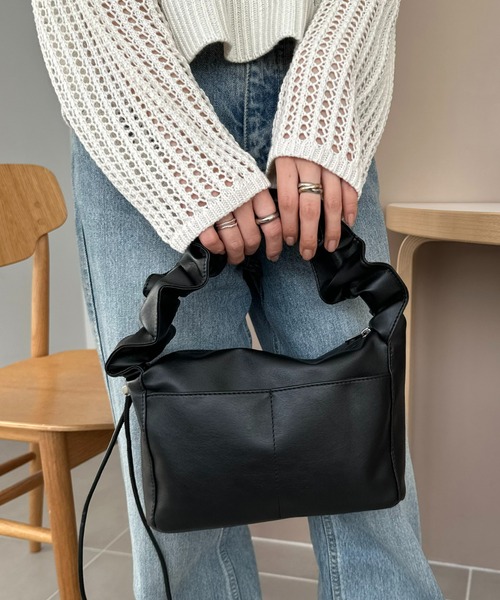 DISCOAT（ディスコート）の「【軽量】ギャザーハンドルスクエアショルダーバッグ（ショルダーバッグ・レディース・グレー/アイボリー/ブラック・FREE）」の21枚目の写真