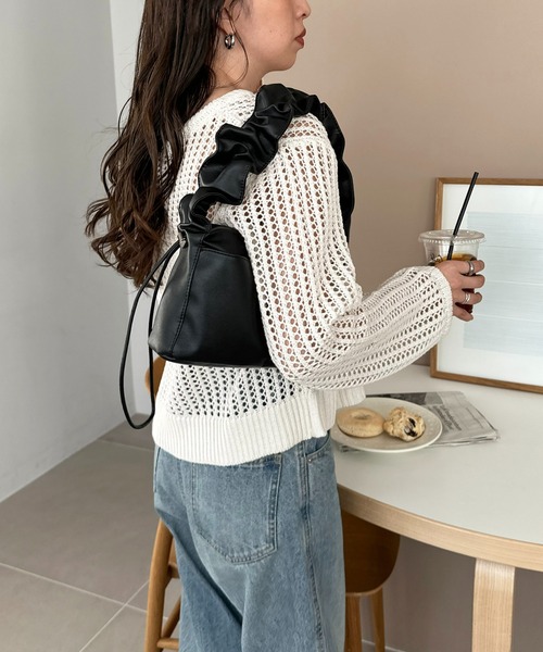 DISCOAT（ディスコート）の「【軽量】ギャザーハンドルスクエアショルダーバッグ（ショルダーバッグ・レディース・グレー/アイボリー/ブラック・FREE）」の19枚目の写真