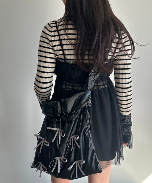 apres jour mignon(アプレジュールミニョン)の「リボンバッグ【ZOZOTOWN限定アイテム】(ショルダーバッグ・レディース・シルバー/ブラック・フリー)」の4枚目の写真