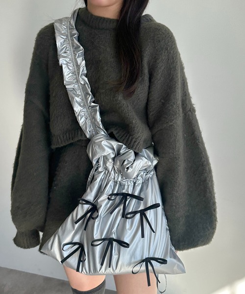 apres jour mignon(アプレジュールミニョン)の「リボンバッグ【ZOZOTOWN限定アイテム】(ショルダーバッグ・レディース・シルバー/ブラック・フリー)」の3枚目の写真