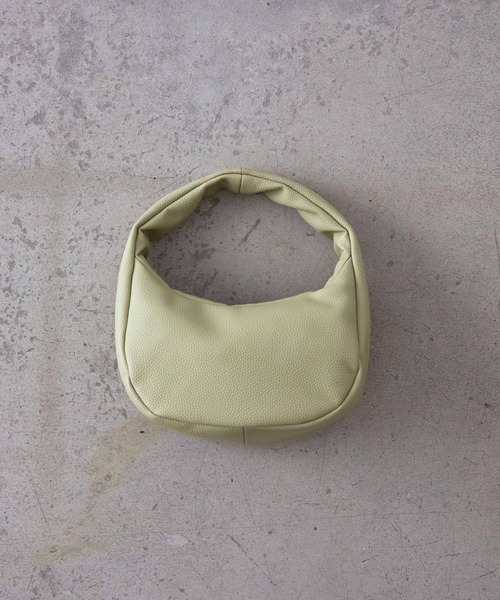 EFOLE(エフォル)の「Round zip mini bag / ラウンド ジップ ミニ バッグ(ショルダーバッグ・レディース・イエロー/ブラック/オフホワイト/グリーン・FREE)」の6枚目の写真