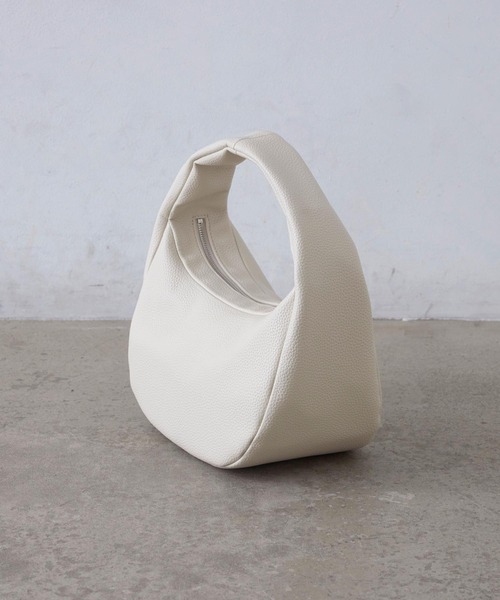 EFOLE(エフォル)の「Round zip mini bag / ラウンド ジップ ミニ バッグ(ショルダーバッグ・レディース・イエロー/ブラック/オフホワイト/グリーン・FREE)」の7枚目の写真