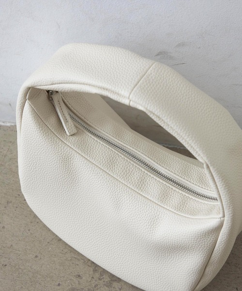 EFOLE(エフォル)の「Round zip mini bag / ラウンド ジップ ミニ バッグ(ショルダーバッグ・レディース・イエロー/ブラック/オフホワイト/グリーン・FREE)」の9枚目の写真