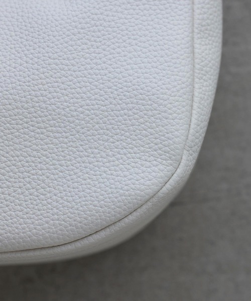 EFOLE(エフォル)の「Round zip mini bag / ラウンド ジップ ミニ バッグ(ショルダーバッグ・レディース・イエロー/ブラック/オフホワイト/グリーン・FREE)」の13枚目の写真