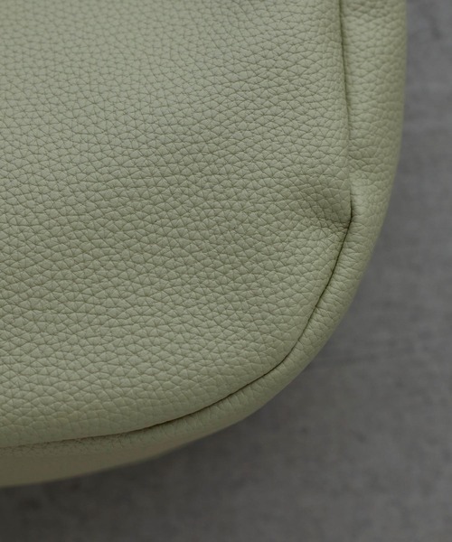 EFOLE(エフォル)の「Round zip mini bag / ラウンド ジップ ミニ バッグ(ショルダーバッグ・レディース・イエロー/ブラック/オフホワイト/グリーン・FREE)」の14枚目の写真