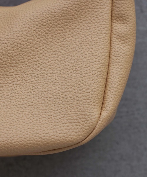 EFOLE(エフォル)の「Round zip mini bag / ラウンド ジップ ミニ バッグ(ショルダーバッグ・レディース・イエロー/ブラック/オフホワイト/グリーン・FREE)」の15枚目の写真