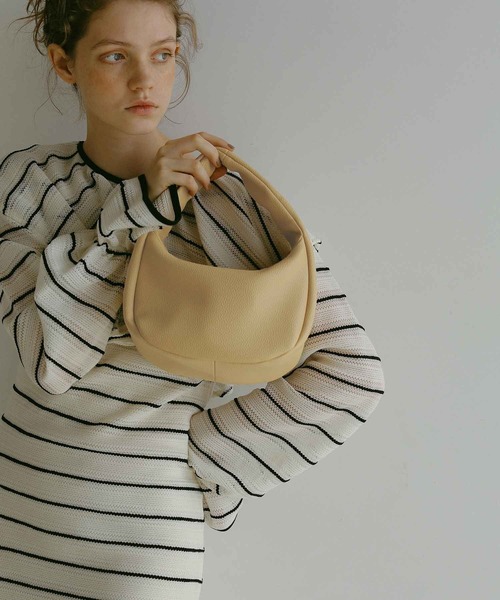 EFOLE(エフォル)の「Round zip mini bag / ラウンド ジップ ミニ バッグ(ショルダーバッグ・レディース・イエロー/ブラック/オフホワイト/グリーン・FREE)」の16枚目の写真