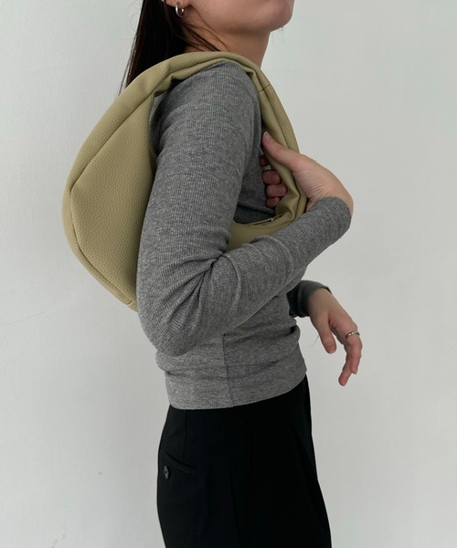 EFOLE(エフォル)の「【軽量/500ml/肩掛け】ラウンド ジップ ミニ バッグ(ショルダーバッグ・レディース・イエロー/ブラック/オフホワイト/グリーン・FREE)」の16枚目の写真