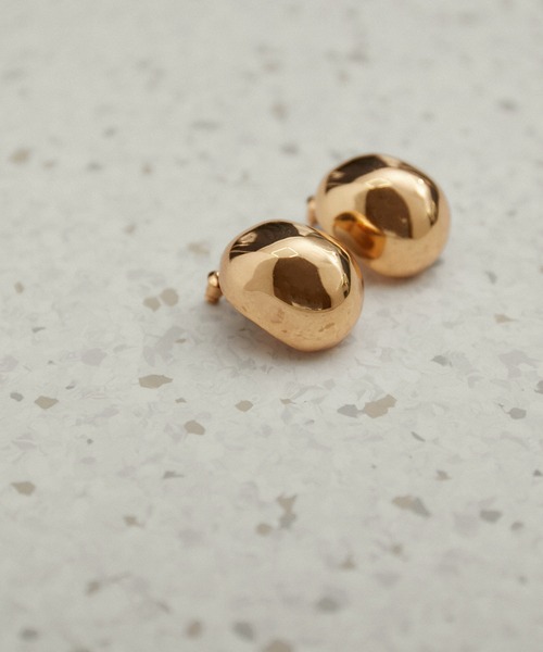 ADAM ET ROPE'(アダムエロペ)の「Ball pierce(ピアス(両耳用)・レディース・ゴールド系その他・FREE)」の1枚目の写真