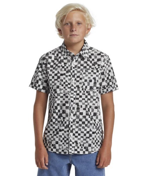 Quiksilver（クイックシルバー）の「SATURN DISTORT SS YO/クイックシルバーキッズ半袖総柄シャツ（シャツ/ブラウス・キッズ・ブラック・160/150/140/130）」の4枚目の写真