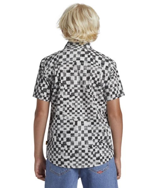 Quiksilver（クイックシルバー）の「SATURN DISTORT SS YO/クイックシルバーキッズ半袖総柄シャツ（シャツ/ブラウス・キッズ・ブラック・160/150/140/130）」の5枚目の写真