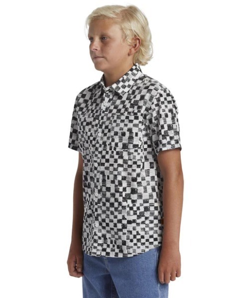 Quiksilver（クイックシルバー）の「SATURN DISTORT SS YO/クイックシルバーキッズ半袖総柄シャツ（シャツ/ブラウス・キッズ・ブラック・160/150/140/130）」の6枚目の写真