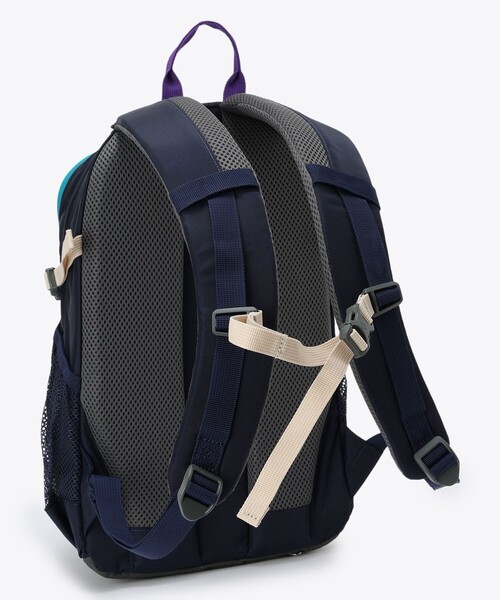 Columbia（コロンビア）の「撥水 Columbia／キャッスルロック 15L バックパックII（リュック）／コロンビア（バックパック/リュック・レディース・グリーン/ネイビー/パープル/イエロー/ブラック/アイボリー/グリーン系その他/ブルー系その他2/ブルー系その他/レッド/イエロー系その他/ブルー系その他3・ONE SIZE）」の16枚目の写真