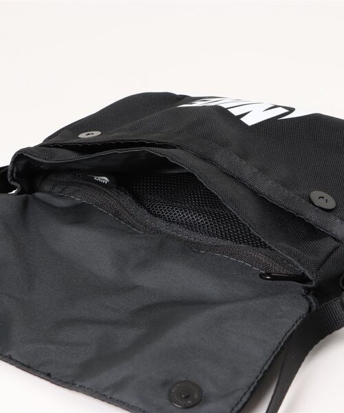 NIKE（ナイキ）の「【NIKE】HERITAGE HIP PACK（ショルダーバッグ・レディース・ブラック・FREE）」の4枚目の写真