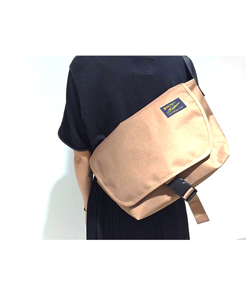 Kastane(カスタネ)の「ナイロンメッセンジャー(バックパック/リュック・レディース・ブラック/ブラウン・FREE)」の1枚目の写真