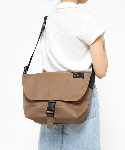 Kastane(カスタネ)の「ナイロンメッセンジャー(バックパック/リュック・レディース・ブラック/ブラウン・FREE)」の4枚目の写真