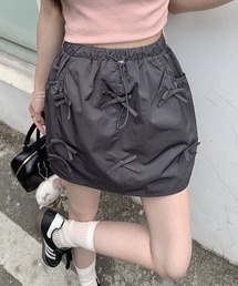 リボン付きミニスカート