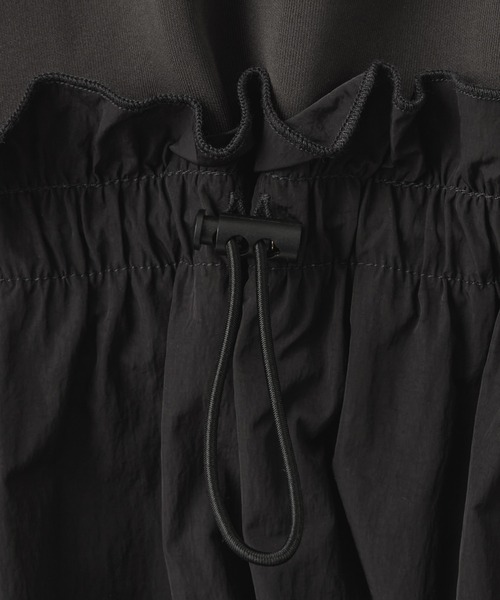 MONO-MART(モノマート)の「ハーフジップサイドライン異素材トラックワンピース(ワンピース・レディース・スミクロ/ダークネイビー/オフホワイト・FREE)」の11枚目の写真