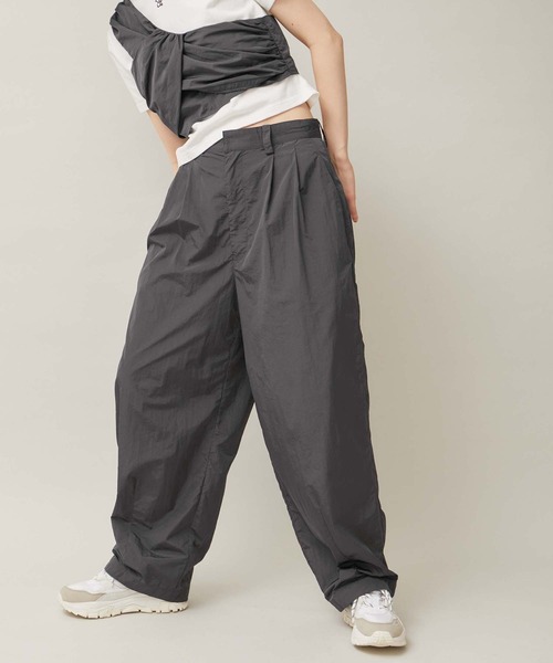 ROPE' PICNIC（ロペピクニック）の「ナイロンコクーンパンツ/セットアップ対応（その他パンツ・レディース・オフホワイト/チャコールグレー・36/38）」の4枚目の写真