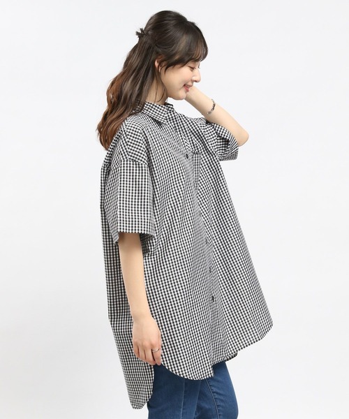 GLOBAL WORK Smile Seed Store（グローバルワーク スマイルシードストア）の「オーバーサイズシャツ半袖/976994（シャツ/ブラウス・レディース・オフホワイト/チェック/ブルー系その他/その他/ブラック/ブルー系その他5/ブルー系その他4・SMALL/LARGE/MEDIUM/X-LARGE）」の15枚目の写真