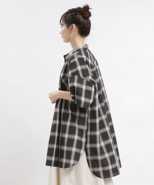 GLOBAL WORK Smile Seed Store（グローバルワーク スマイルシードストア）の「オーバーサイズシャツ半袖/976994（シャツ/ブラウス・レディース・オフホワイト/チェック/ブルー系その他/その他/ブラック/ブルー系その他5/ブルー系その他4・SMALL/LARGE/MEDIUM/X-LARGE）」の19枚目の写真