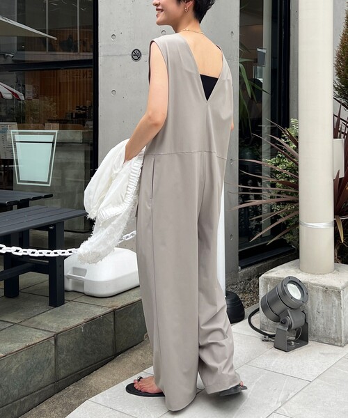 NOLLEY’S（ノーリーズ）の「アクティブRASH オールインワン（つなぎ/オールインワン・レディース・ブラック/グレイッシュベージュ・36/38）」の4枚目の写真