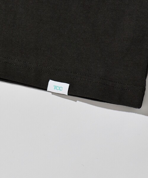 FREAK'S STORE(フリークスストア)の「The Crema Club/ザ クレマ クラブ 【別注】 バックチェーン刺繍 ロゴ Tシャツ(Tシャツ/カットソー・メンズ・ホワイト/ブラック・MEDIUM/LARGE)」の9枚目の写真
