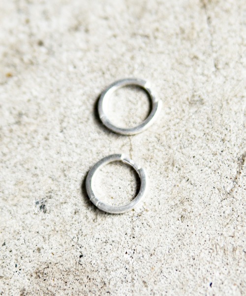 Magine(マージン)の「SV925 FLAT HOOP PIERCE(M) 14mm:シルバー フラットデザイン フープピアス(ピアス(両耳用)・メンズ・シルバー・FREE)」の2枚目の写真