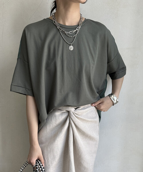 DouDou(ドゥドゥ)の「【WEB限定】バックファスナー異素材切替プルオーバー(Tシャツ/カットソー・レディース・ブラック/ライトベージュ/カーキ・FREE)」の1枚目の写真