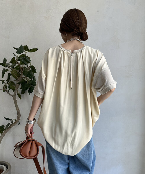 DouDou(ドゥドゥ)の「【WEB限定】バックファスナー異素材切替プルオーバー(Tシャツ/カットソー・レディース・ブラック/ライトベージュ/カーキ・FREE)」の3枚目の写真