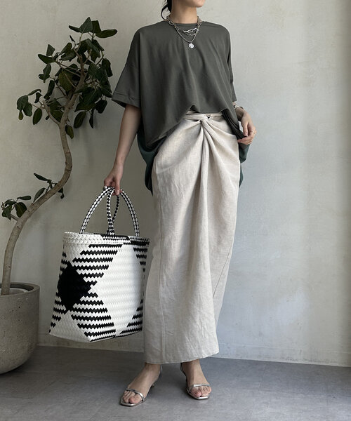 DouDou(ドゥドゥ)の「【WEB限定】バックファスナー異素材切替プルオーバー(Tシャツ/カットソー・レディース・ブラック/ライトベージュ/カーキ・FREE)」の22枚目の写真