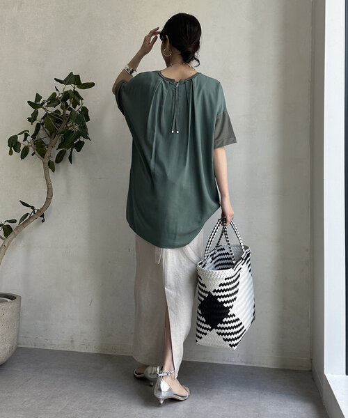 DouDou(ドゥドゥ)の「【WEB限定】バックファスナー異素材切替プルオーバー(Tシャツ/カットソー・レディース・ブラック/ライトベージュ/カーキ・FREE)」の12枚目の写真