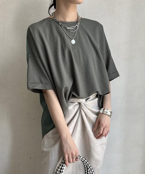 DouDou(ドゥドゥ)の「【WEB限定】バックファスナー異素材切替プルオーバー(Tシャツ/カットソー・レディース・ブラック/ライトベージュ/カーキ・FREE)」の13枚目の写真