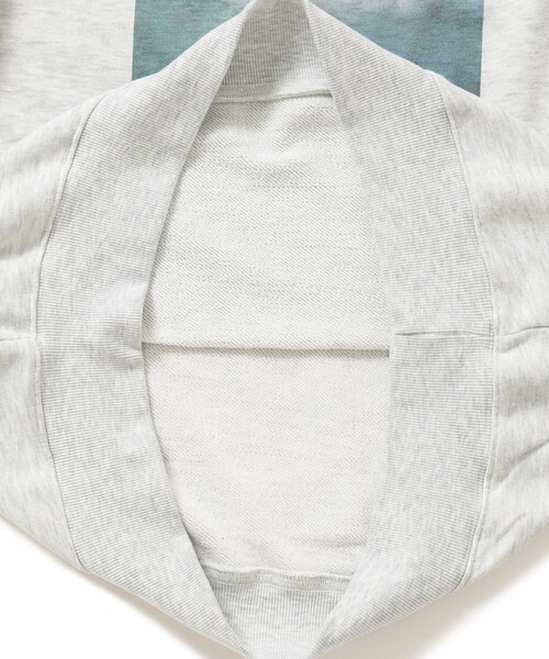 B:MING by BEAMS（ビーミングバイビームス）の「【別注 】UNIVERSAL / プリント スウェット（スウェット・メンズ・ネイビー/シルバー/ブラック・S/M/L/XL）」の11枚目の写真