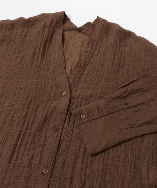 ITEMS URBANRESEARCH（アイテムズ アーバンリサーチ）の「Vネックシアーブラウス（シャツ/ブラウス・レディース・パープル/オフホワイト/ブラウン・FREE）」の16枚目の写真