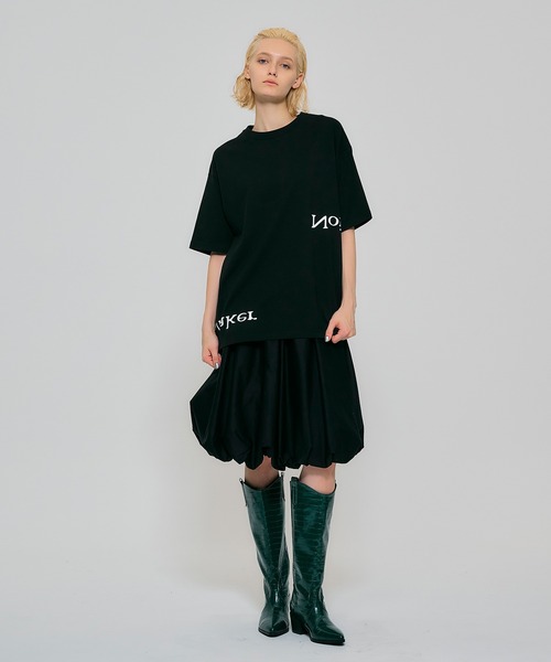 NOISE MAKER（ノイズメーカー）の「upside-down logo オーバーサイズTシャツ（Tシャツ/カットソー・レディース・ホワイト/ブラック・38/36）」の2枚目の写真