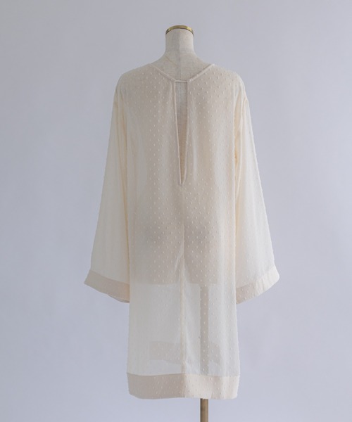 EN NEUME(エンノイム)の「Sheer Dot Tunic(シャツ/ブラウス・レディース・アイボリー/ブラック・FREE)」の4枚目の写真