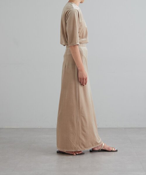 earthy（アーシー）の「【春まで使える！】ベロアTee（Tシャツ/カットソー・レディース・ネイビー/ブラウン/ライトベージュ・FREE）」の15枚目の写真