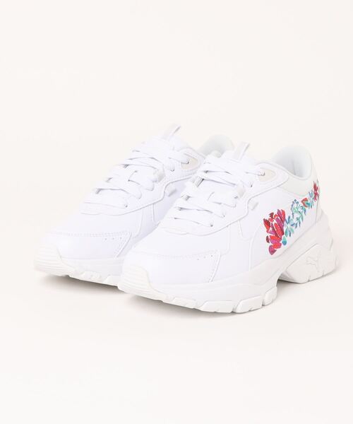 PUMA(プーマ)の「PUMA プーマ CASSIA VIA EMBROIDERY カシーア VIA エンブロイダリー 401270 ABC-MART限定 *01WHITE/F.GRAY(スニーカー・レディース・ホワイト・25.5cm/25.0cm/24.5cm/24.0cm/23.5cm/23.0cm/22.5cm)」の1枚目の写真